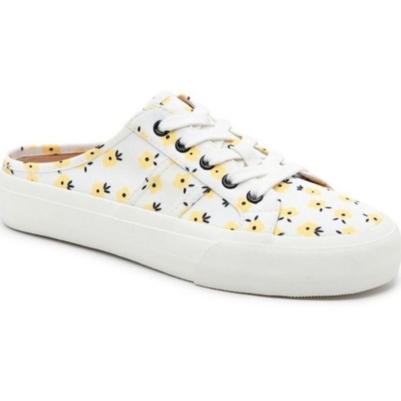 NWOT Crown Vintage Slip-On Floraine Sneakers Size 11 Women’s - Picture 1 of 5